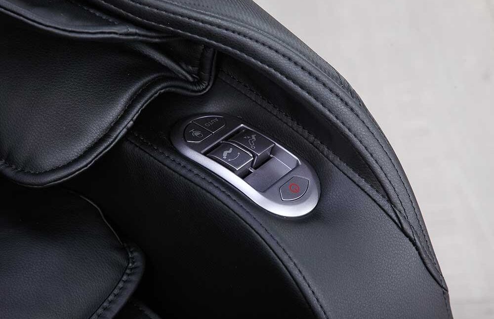 Zoom sur la télécommande du fauteuil DISTEGN OUESSANT