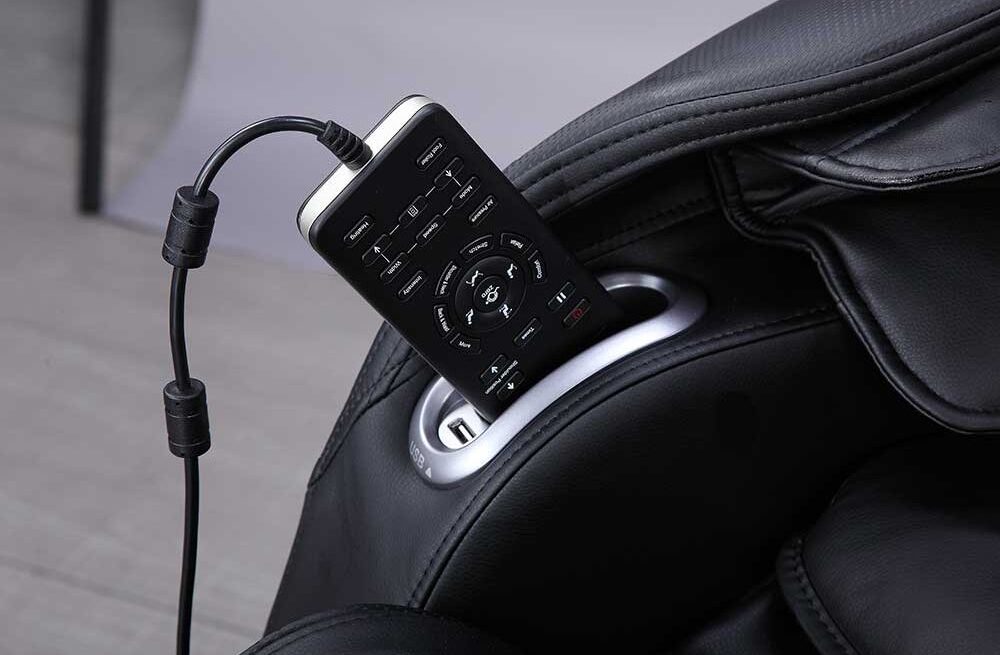 Zoom sur la télécommande du fauteuil DISTEGN OUESSANT