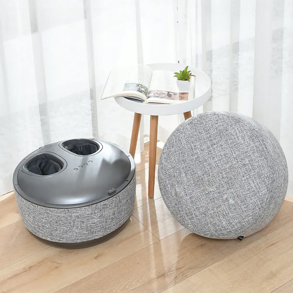 Intégration du pouf masseur de pieds Distegn Cairn gris