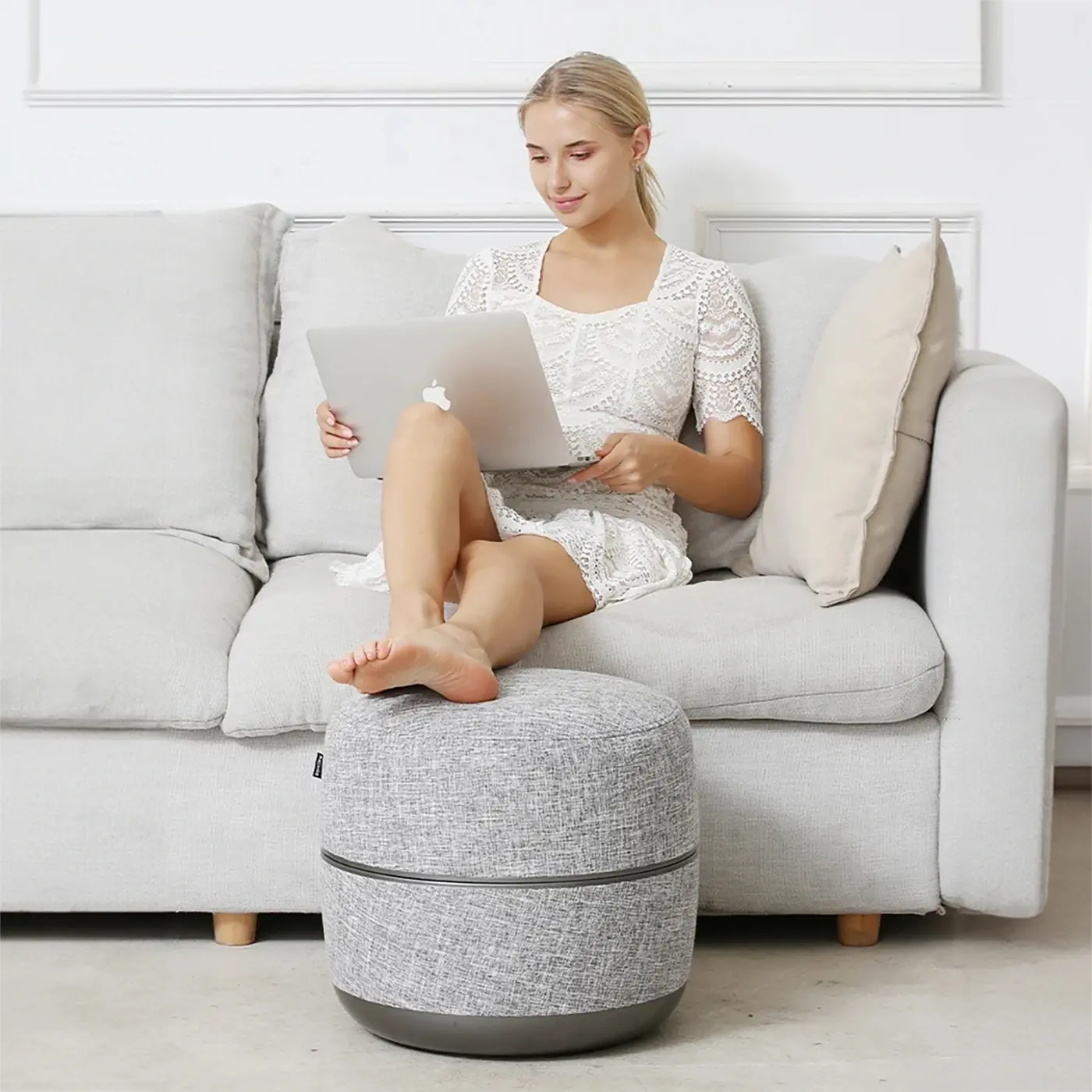 pouf-velours-massage-pied-gris_04